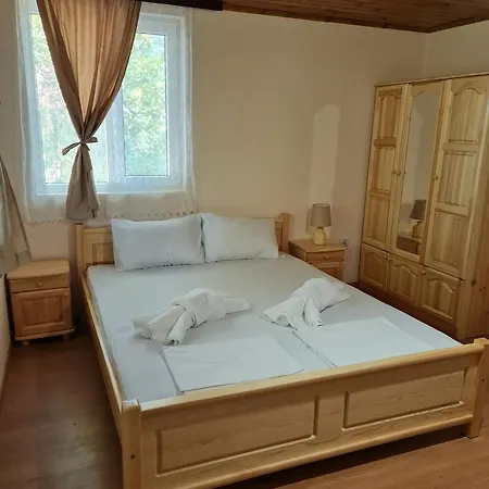Nyaraló вайлин