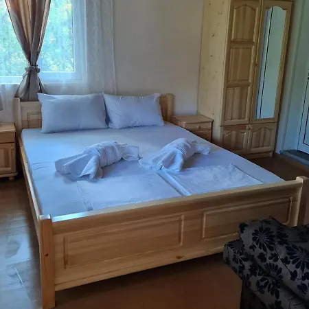 Nyaraló вайлин